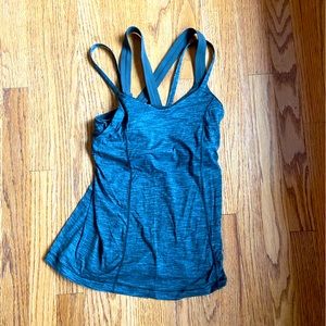Lululemon tank with built in bra size 6